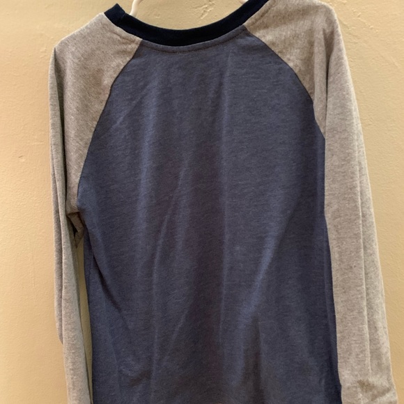 Batman-long sleeve shirt… perfect condition - Picture 2 of 4